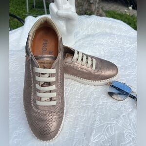 PIKOLINOS Metallic Taupe Leather Perforated Sneaker with Cream Laces
